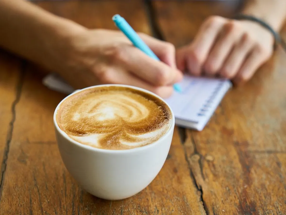 Il trouve son café trop cher : il appelle la police qui lui donne raison