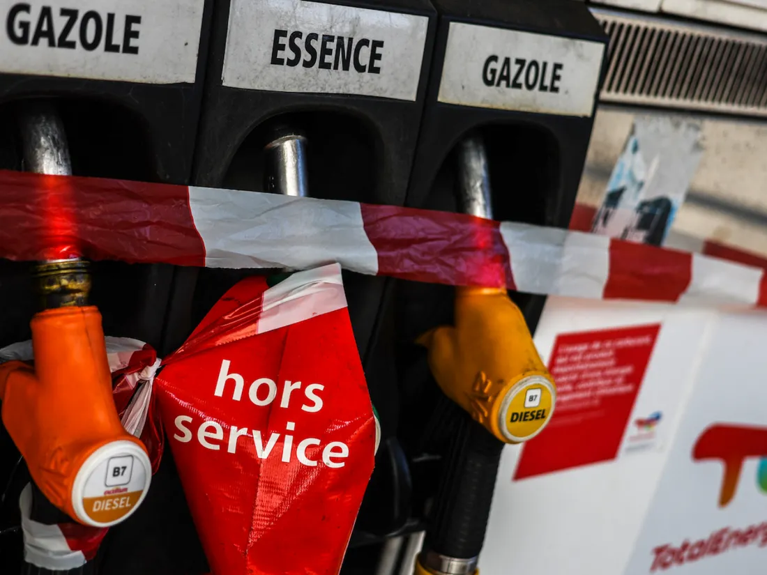 Une station-essence.