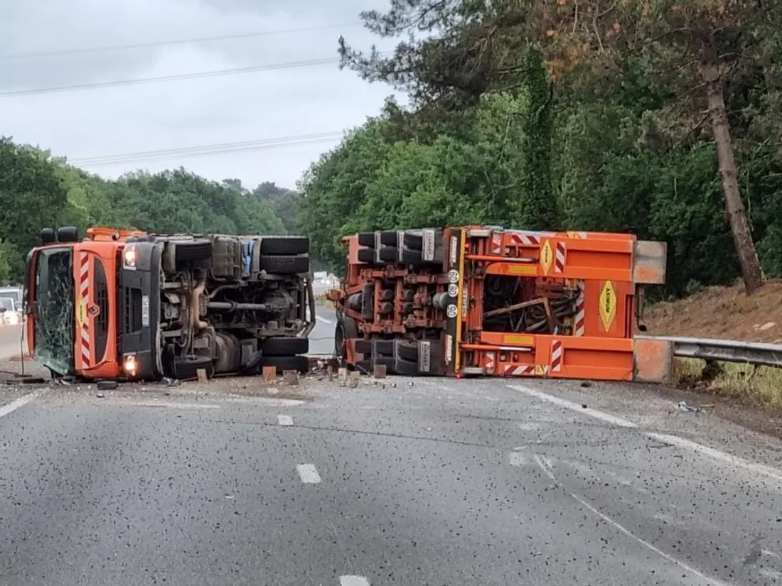 Un camion renversé sur l'A62