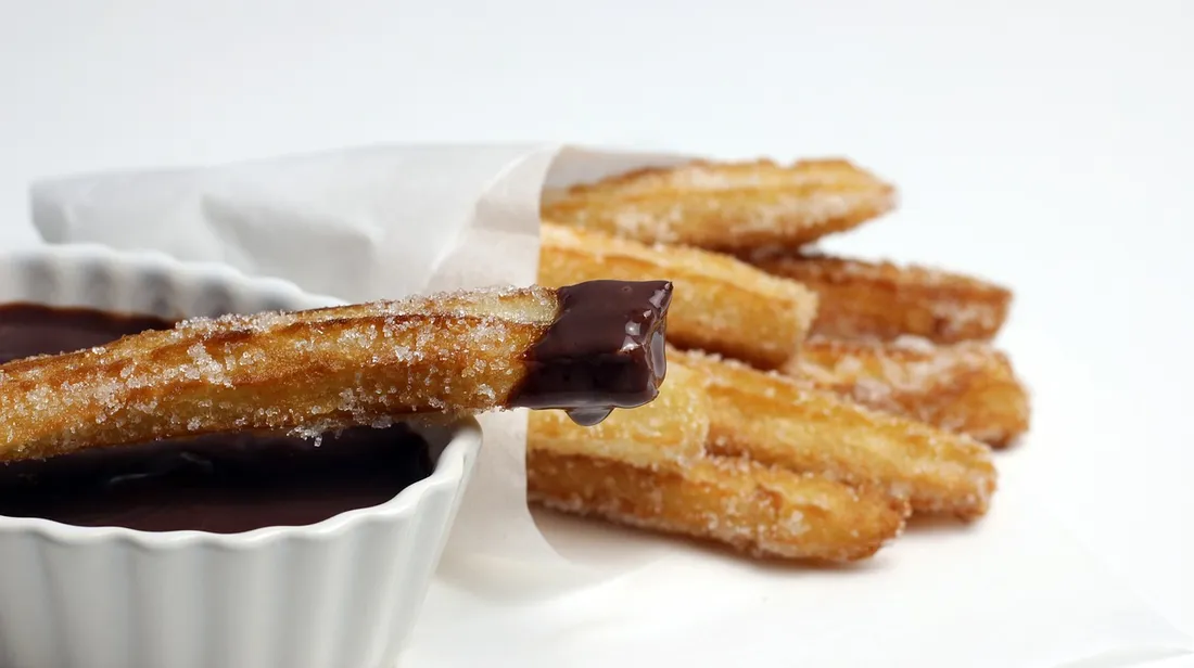 Les fameux churros espagnols, avec le chocolat chaud.