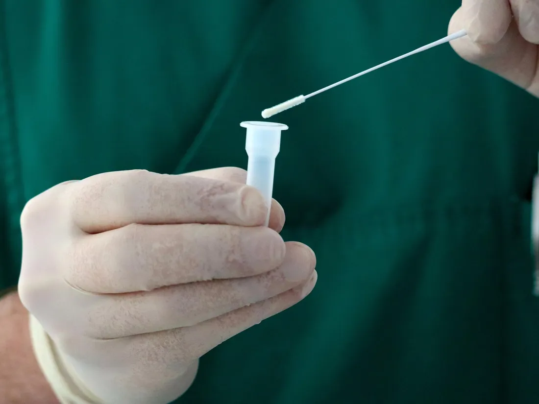 Après 78 Tests en 2 ans, un homme est toujours positif au Covid-19