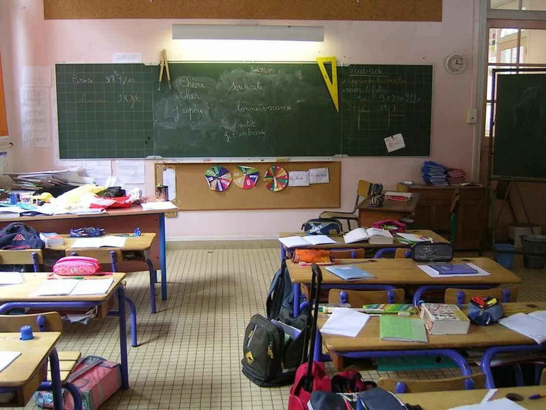 Une salle de classe.
