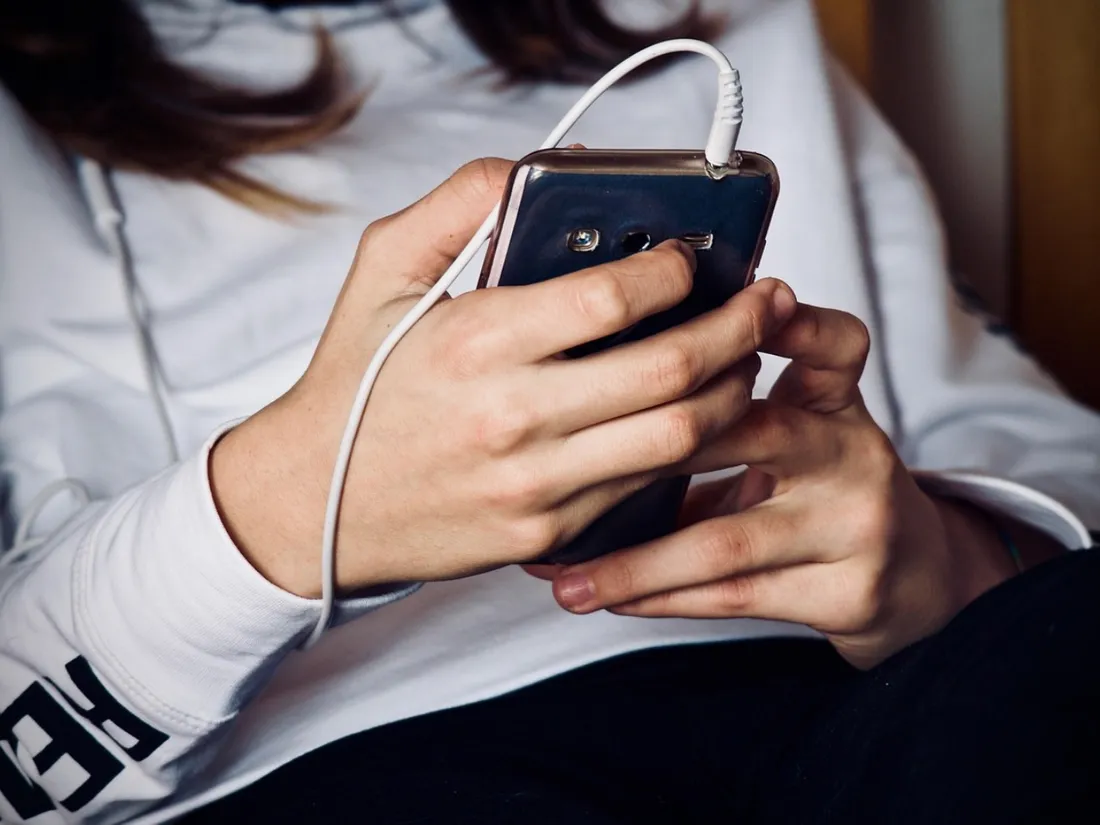 Feel : le nouveau réseau social des adolescents qui vise à lutter contre le harcèlement