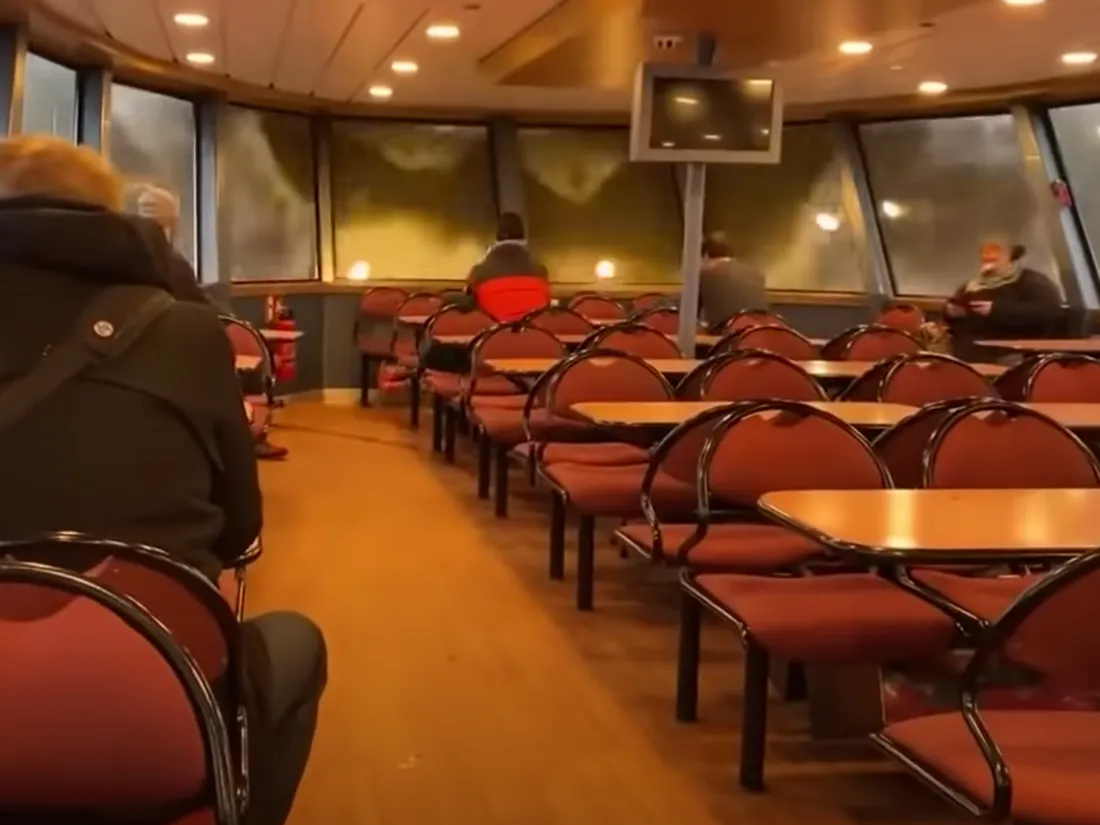 La Ligne 62 du ferry à Hambourg (Alllemagne)