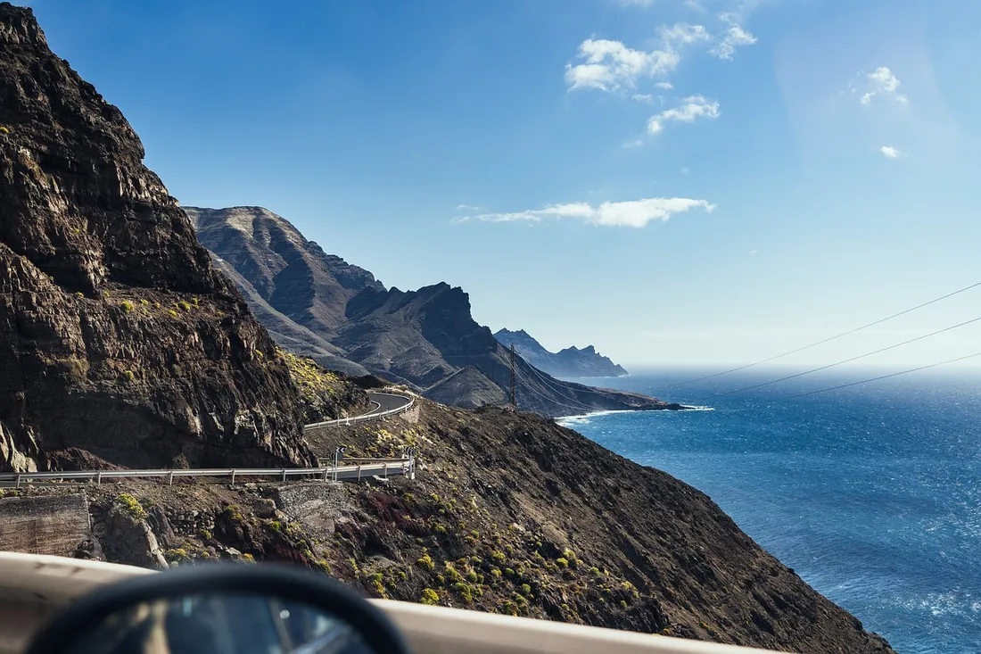 Une route espagnole sur l'île de Grande Canarie.