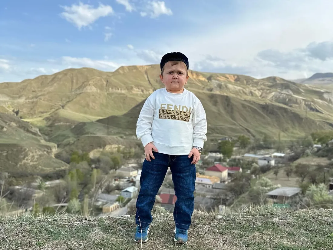 L'influenceur Hasbulla, surnommé "mini Khabib", a été arrêté par la police en Russie
