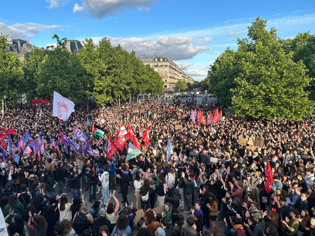 Manifestation place de la République à Paris contre le RN