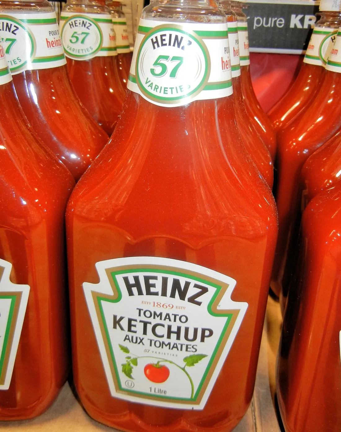 Un naufragé survit 24 jours en mer grâce à une bouteille de ketchup, Heinz lui fait un énorme cadeau