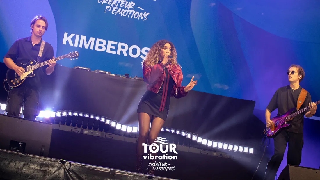 Kimberose sur la scène du Tour Vibration 2024 à Sorigny