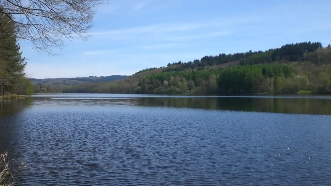 Le lac de Saint-Pardoux.