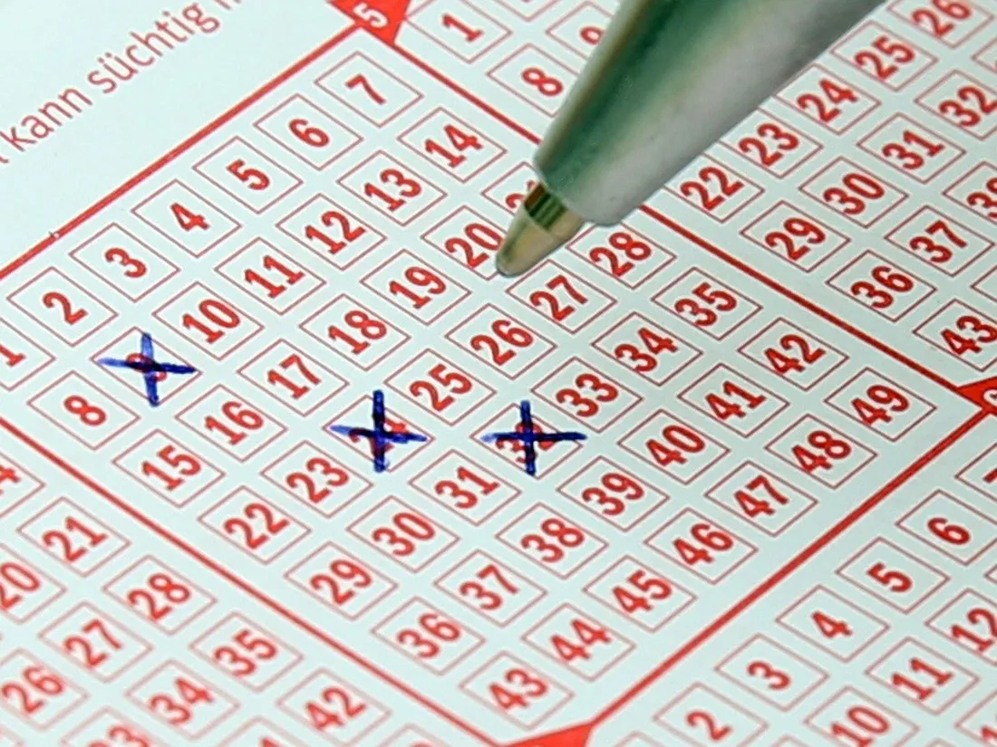 Elle se balade avec un ticket gagnant de 33 millions d’euros sans le savoir durant des semaines