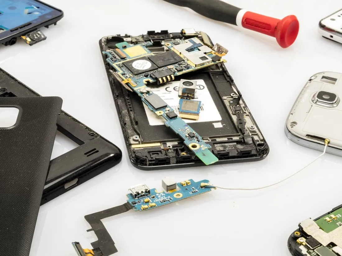 Smartphone en réparation
