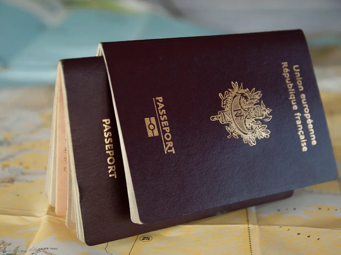 Des passeports français