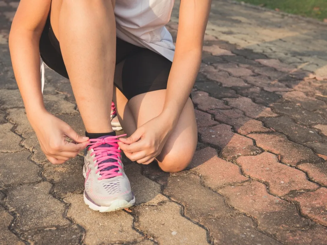 Choisir des chaussures inadaptées pour la course est indispensable.