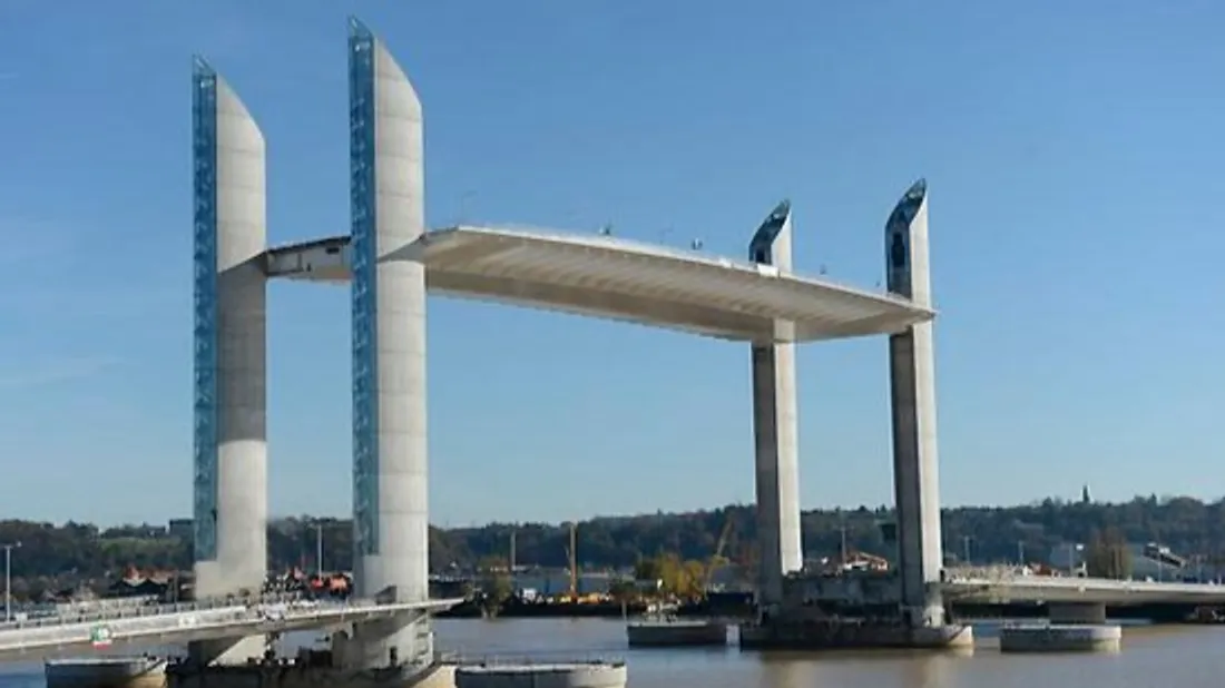 Le pont Chaban Delmas se lèvera à plusieurs reprises cette semaine