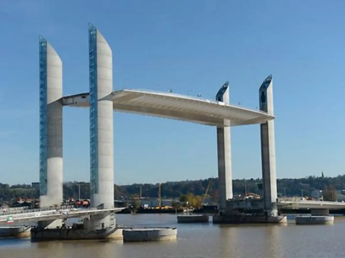 Le pont Chaban Delmas se lèvera à plusieurs reprises cette semaine
