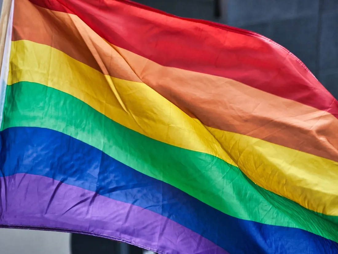 Près d’un Français sur 5 trouve cela normal qu’un parent rejette son enfant LGBT+