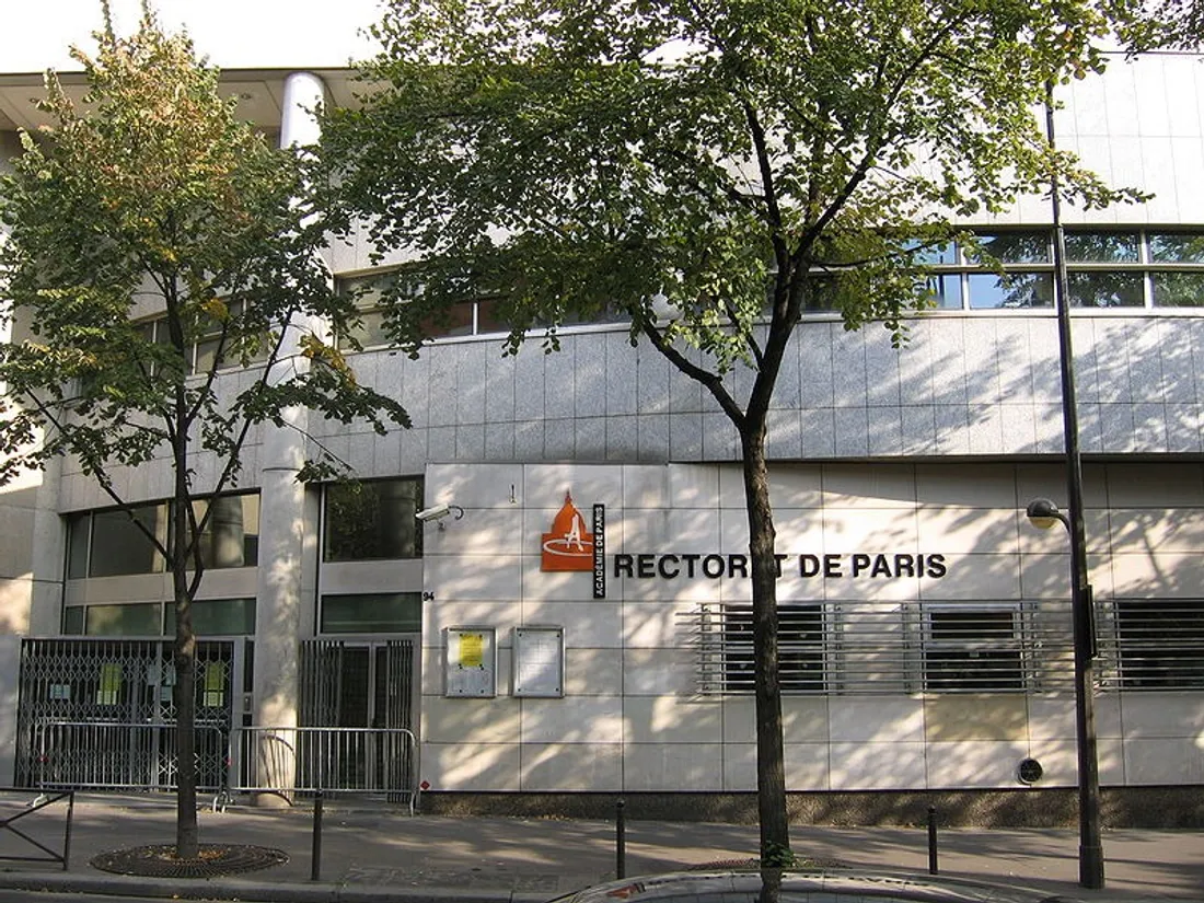 Paris : plainte contre un enseignant qui brûle des copies du bac