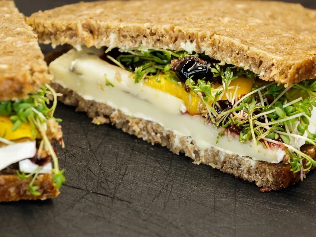 Italie : 2 euros de supplément pour un sandwich coupé en deux dans un restaurant