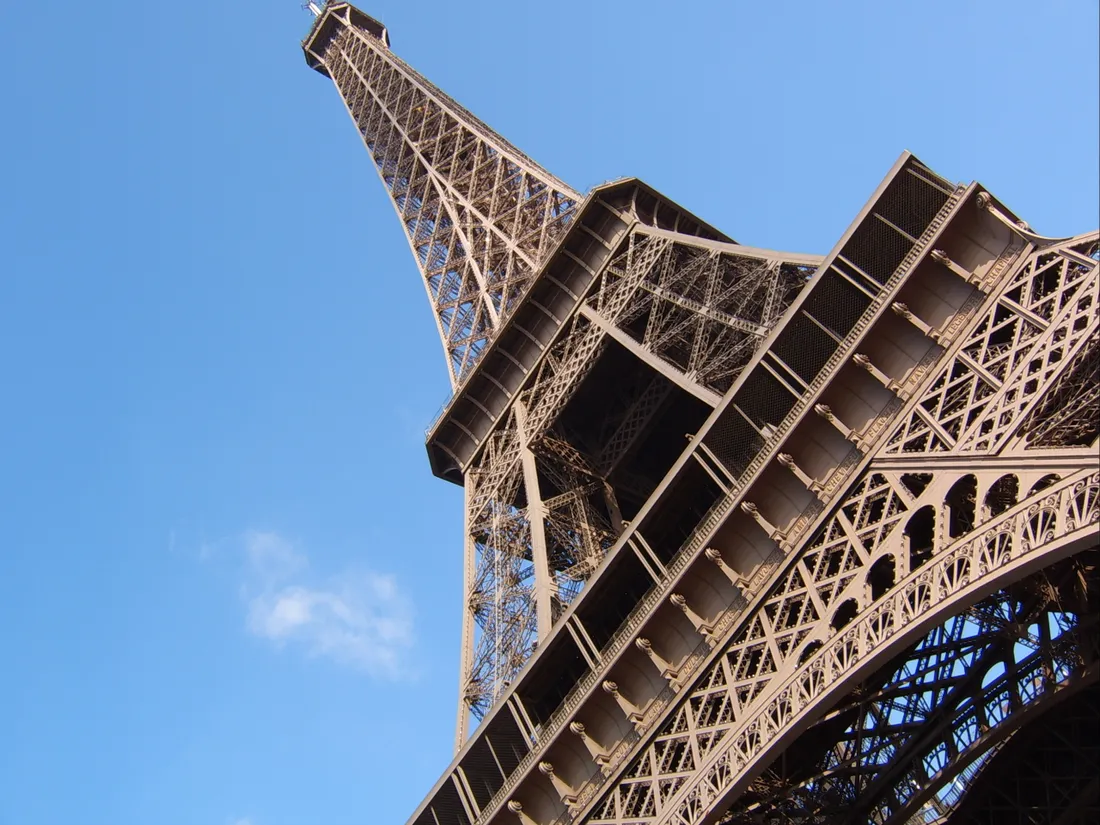 Lego va mettre en vente la Tour Eiffel, jouet le plus grand de son histoire !