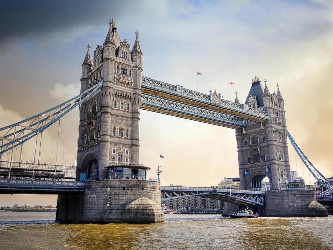 Une vue sur le Tower bridge à Londres.