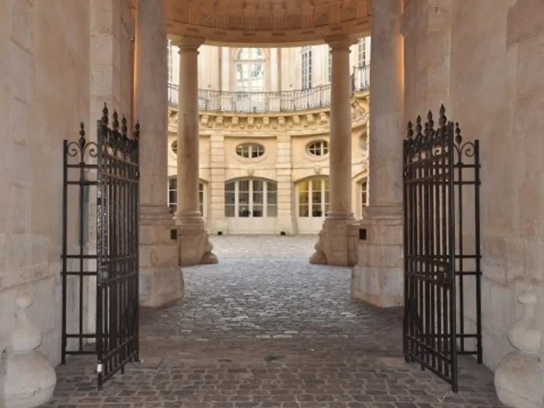 Paris 2024 : la justice suspend la construction d'une piscine d'entraînement à Aubervilliers