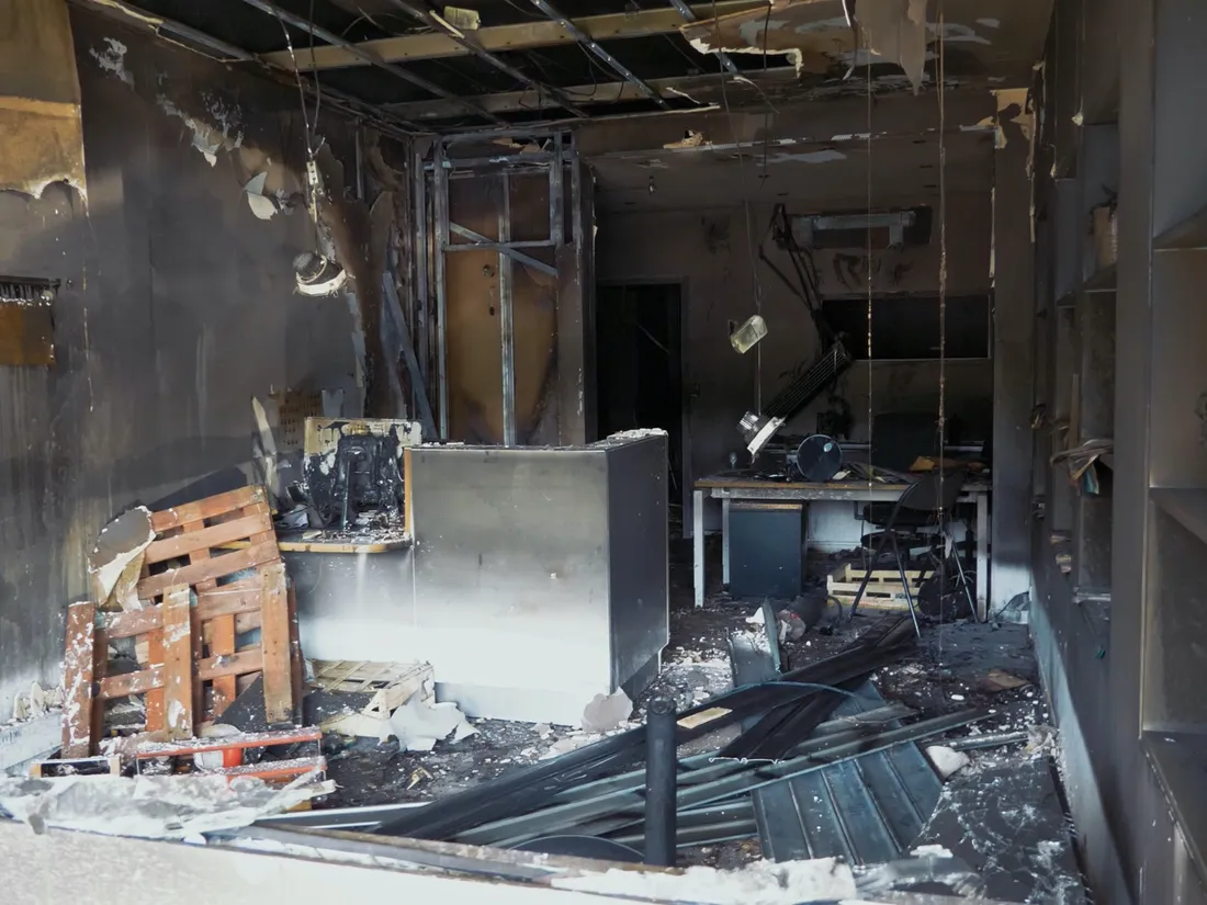 Un local de la Police municipale et deux autres boutiques ont été incendiés