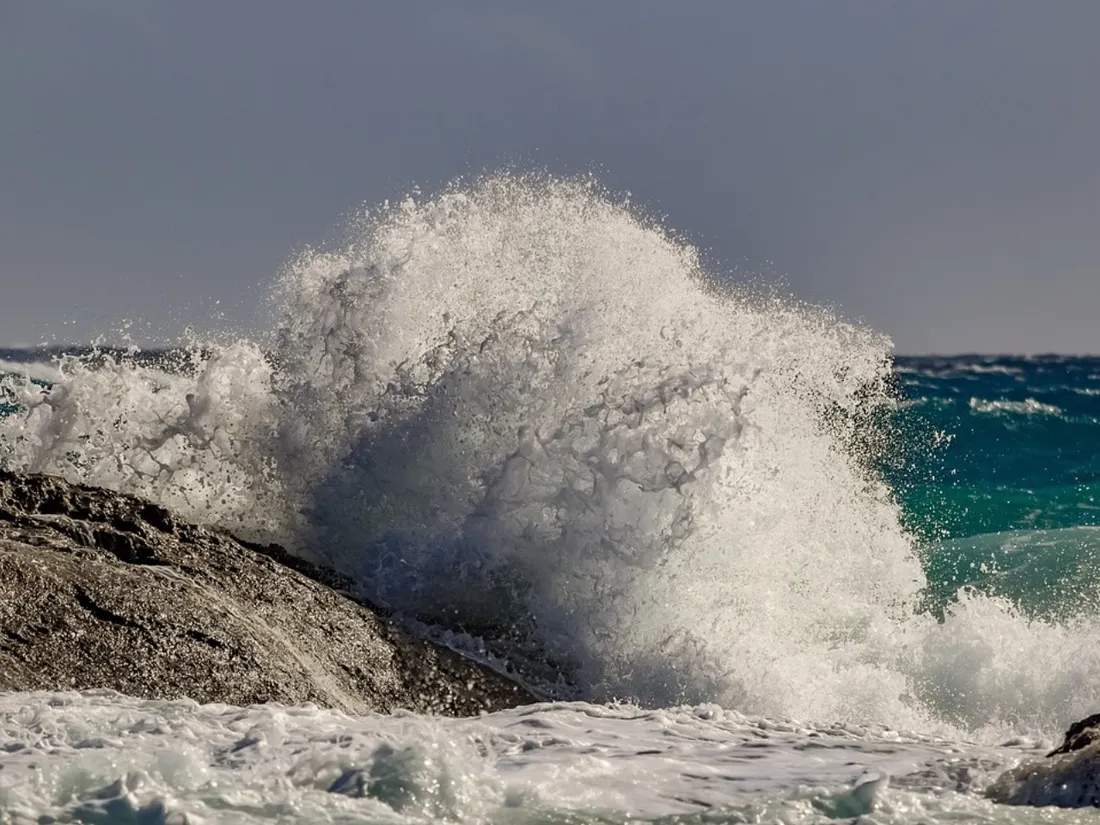L'océan été agité sur la côte basque 