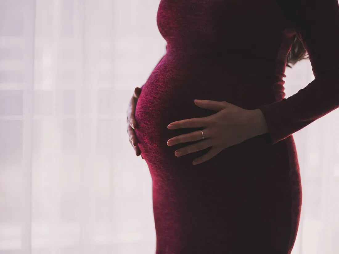 Grossesse : des scientifiques découvrent la cause des nausées des femmes enceintes