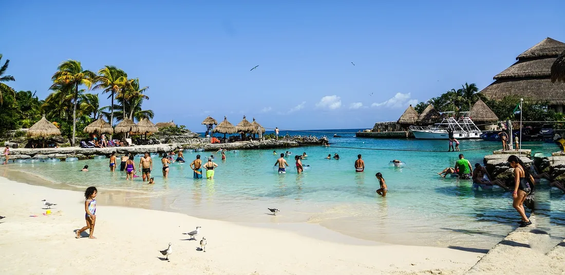 Une plage mexicaine sur la mer des Caraïbes.