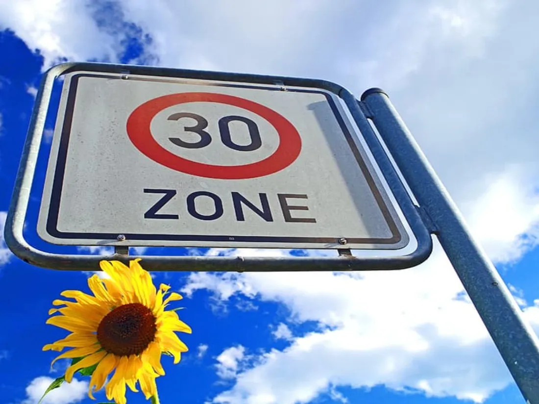 Un panneau zone 30 - photo d'illustration