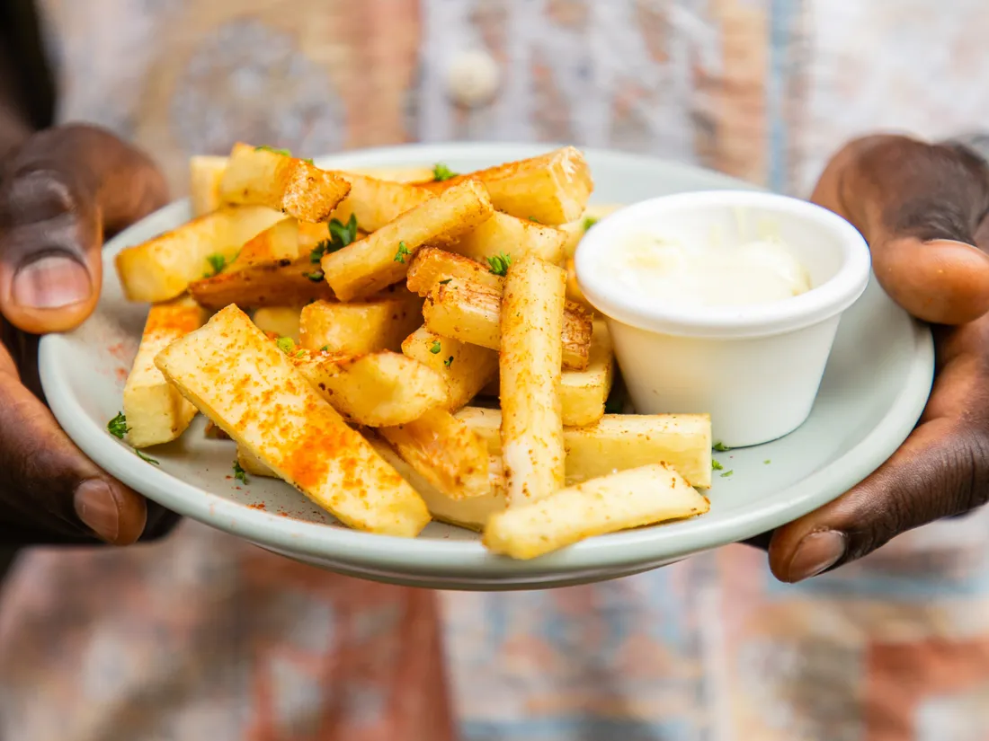 En foufou, en farine, en bâton, en semoule, le manioc se décline à l'infini 