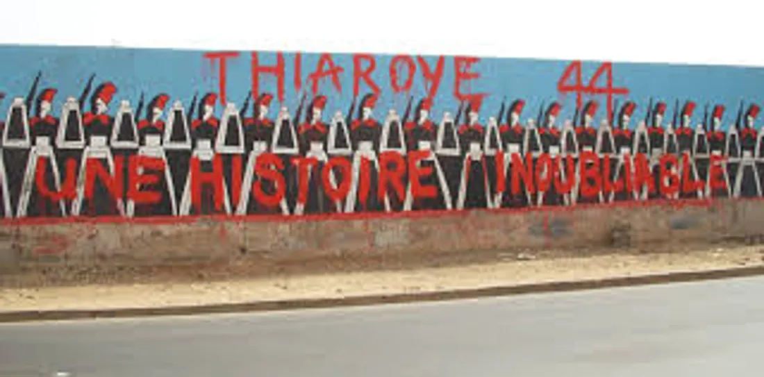 Une fresque murale en hommage aux victimes du massacre de Thiaroye, à Dakar