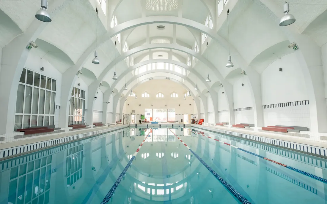 Une piscine parisienne.