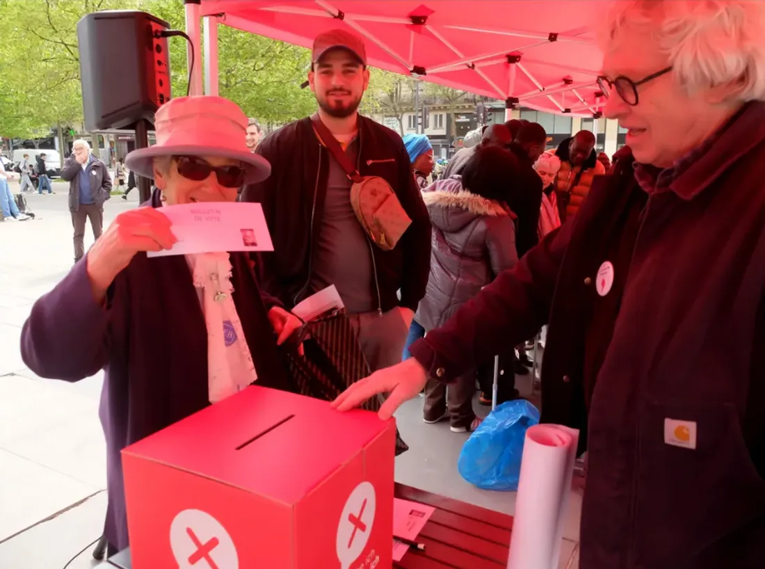 Votation citoyenne à Paris sur le droit de vote des résidents étrangers.