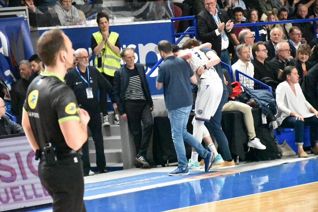 Basket : Roos blessé lors de Chorale - Bourg-en-Bresse (108-111)