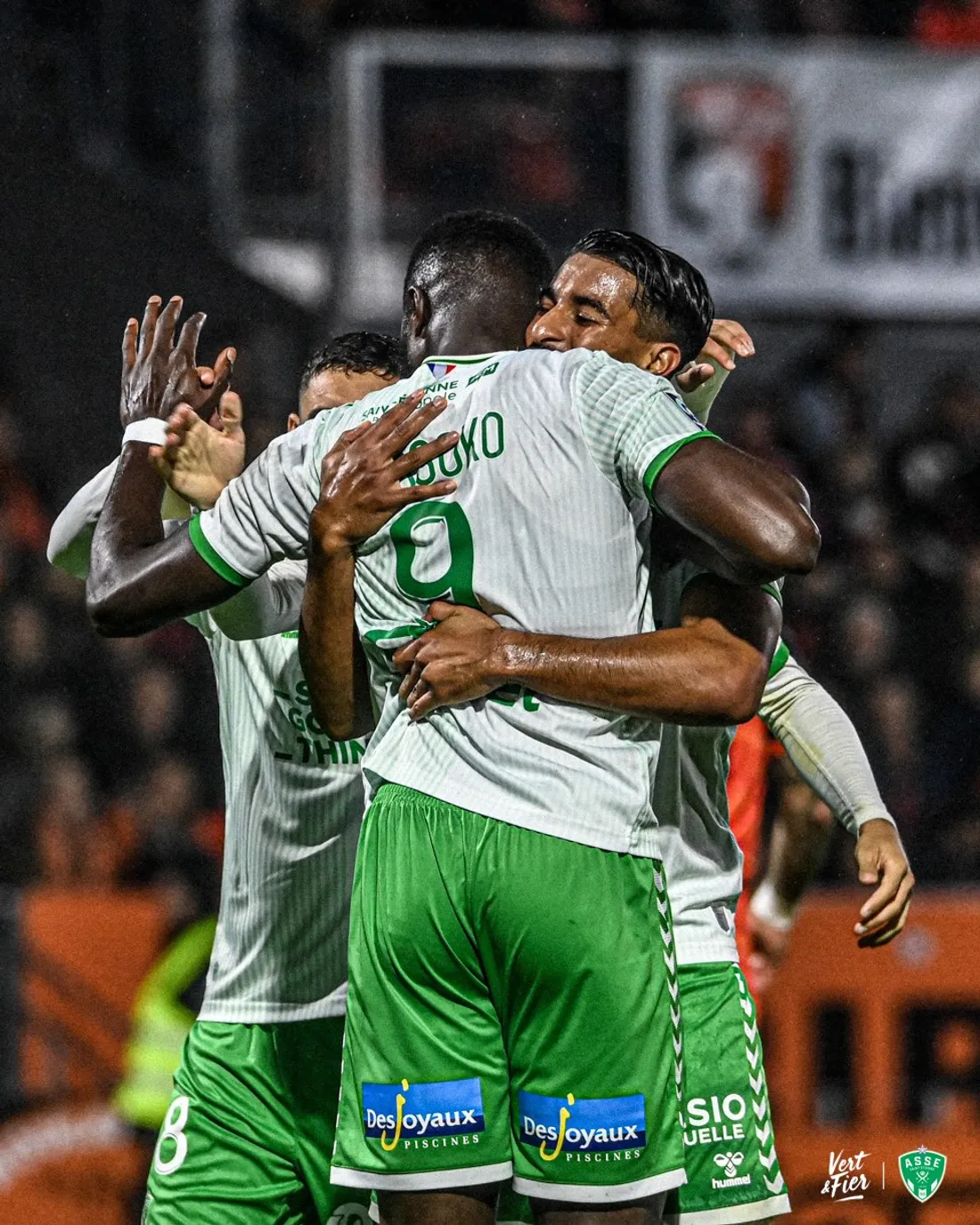 Les Verts s'imposent à Laval, grâce au 7è but d'Ibrahim Sissoko cette saison. 