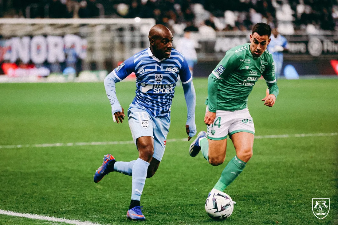 Les Verts s'inclinent pour la 4è fois de suite en championnat, 1-0 à Amiens. Crédit photo : AmiensSC