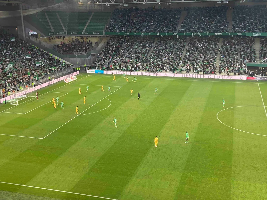 Les Verts accueillaient le FC Metz pour le barrage aller de Ligue 1.