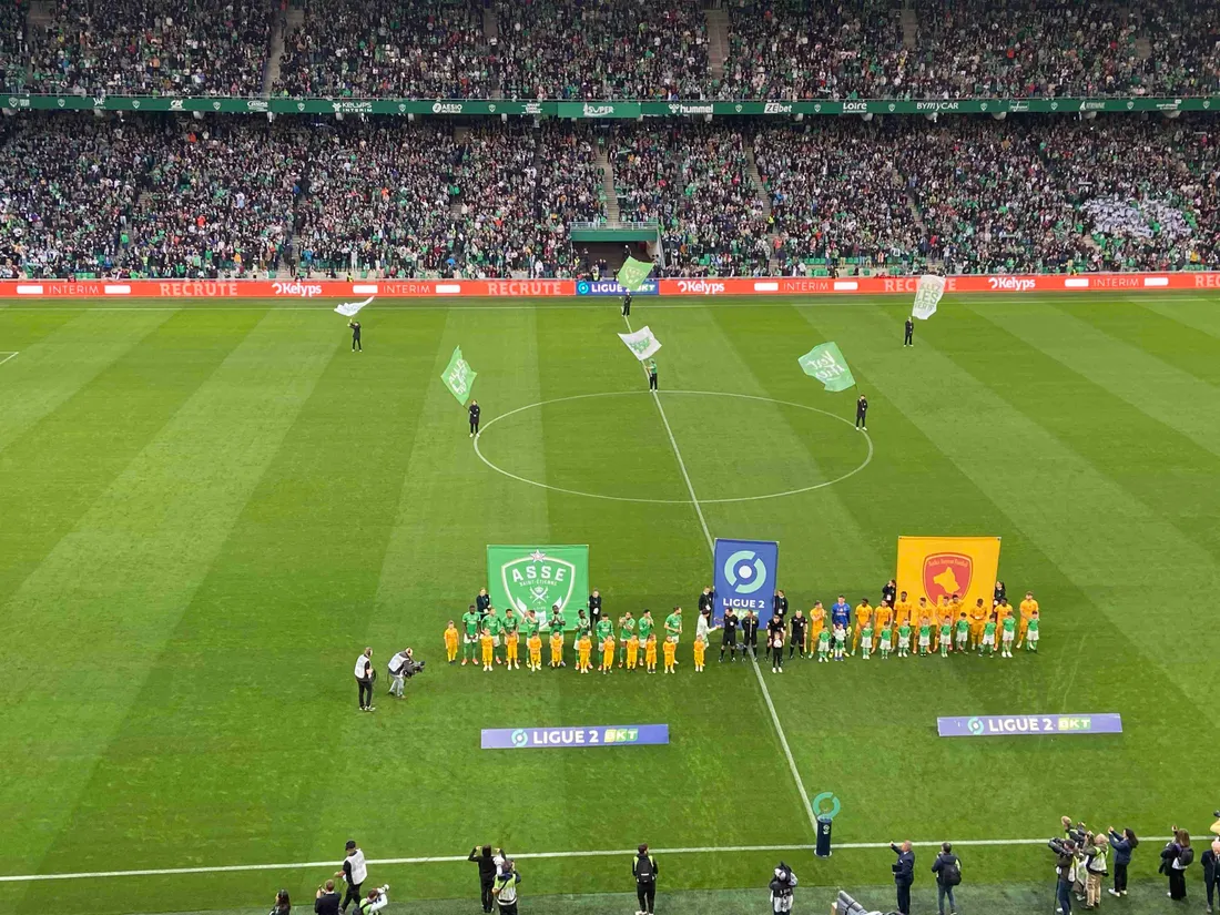 Les Verts affrontaient Rodez en play-off de Ligue 2, dans le Chaudron.