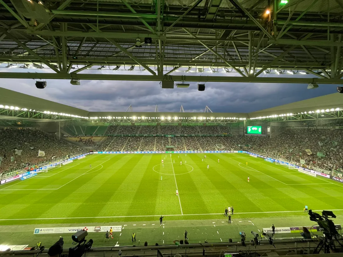 Le stade est plein lors de ASSE Valenciennes 