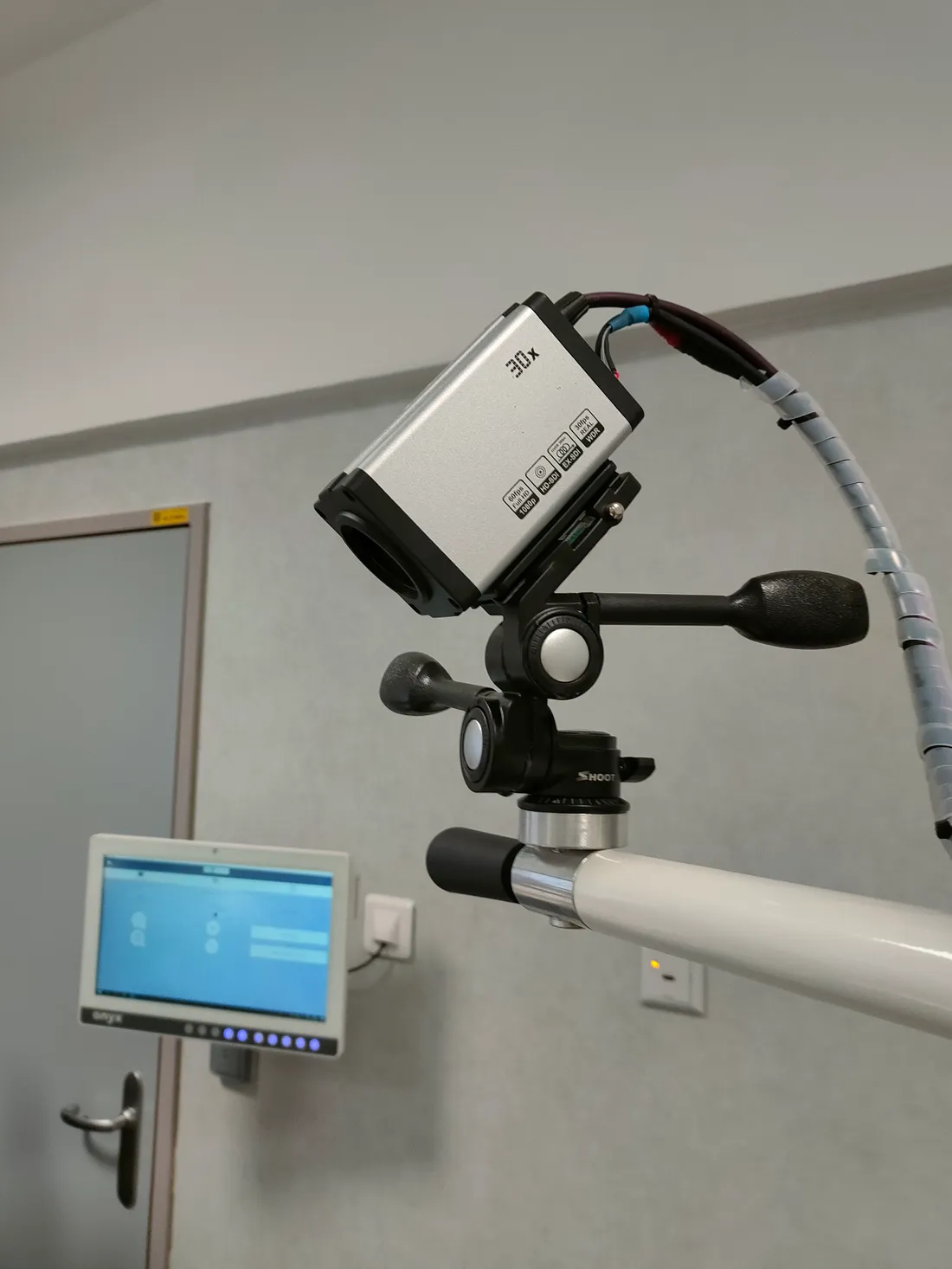 Une caméra de la salle d'autopsie du CHU de Bellevue (institut médico-légal)