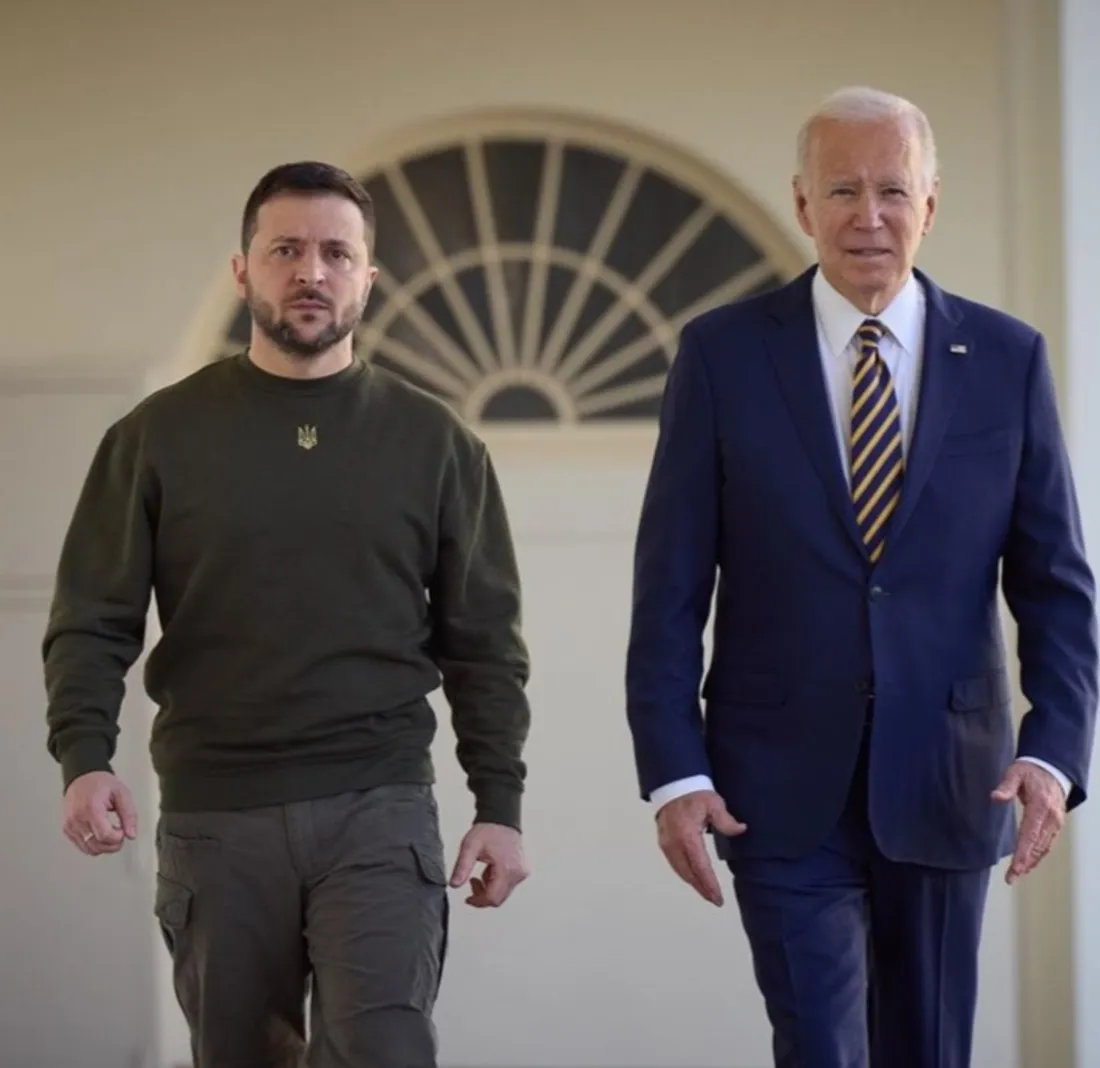 Joe Biden à droite et Volodymyr Zelensky à gauche 