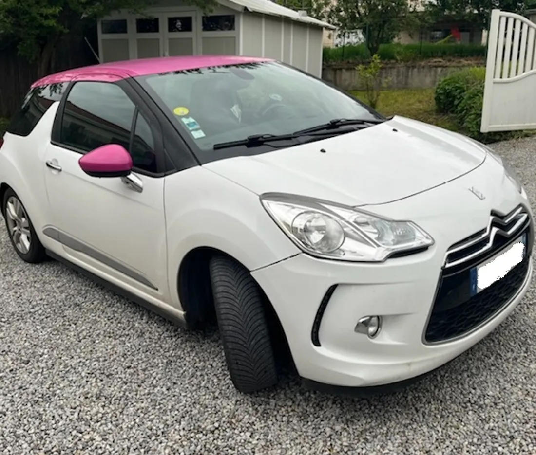 Une Citroën DS3.