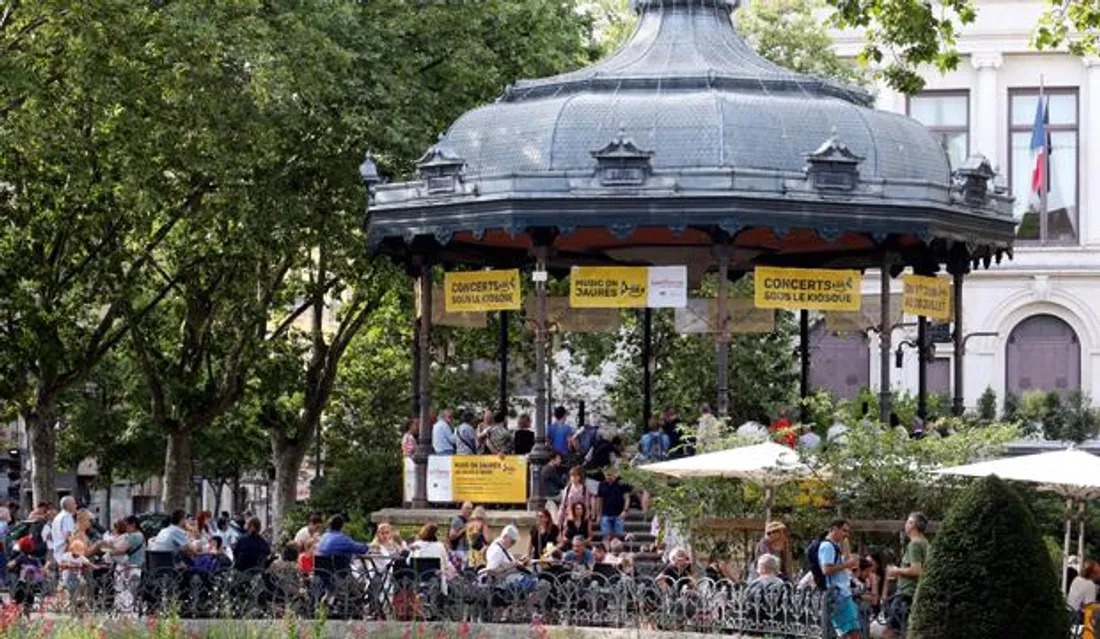 Music on Jaures 