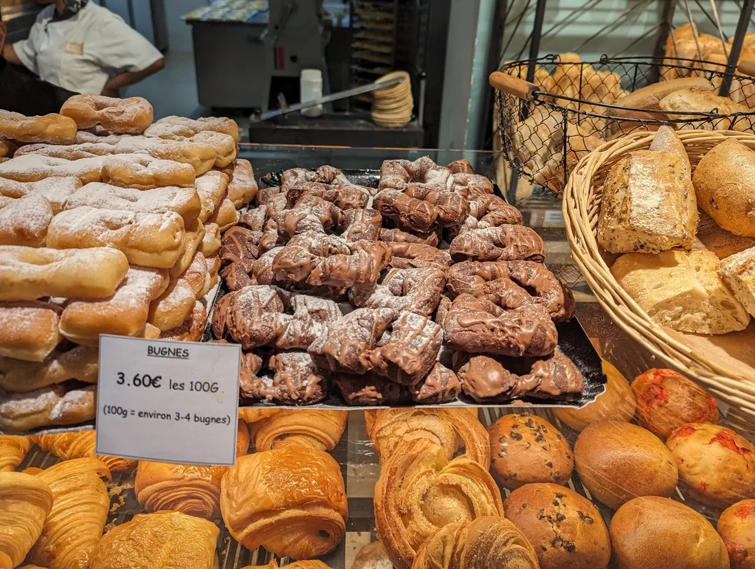 Bugnes en chocolat boulangerie Croq en Bouche