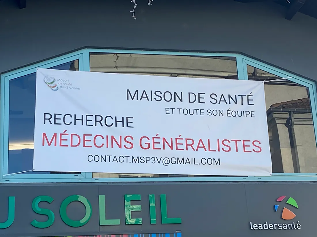 Recrutement maison médicale Chambon-Feugerolles 