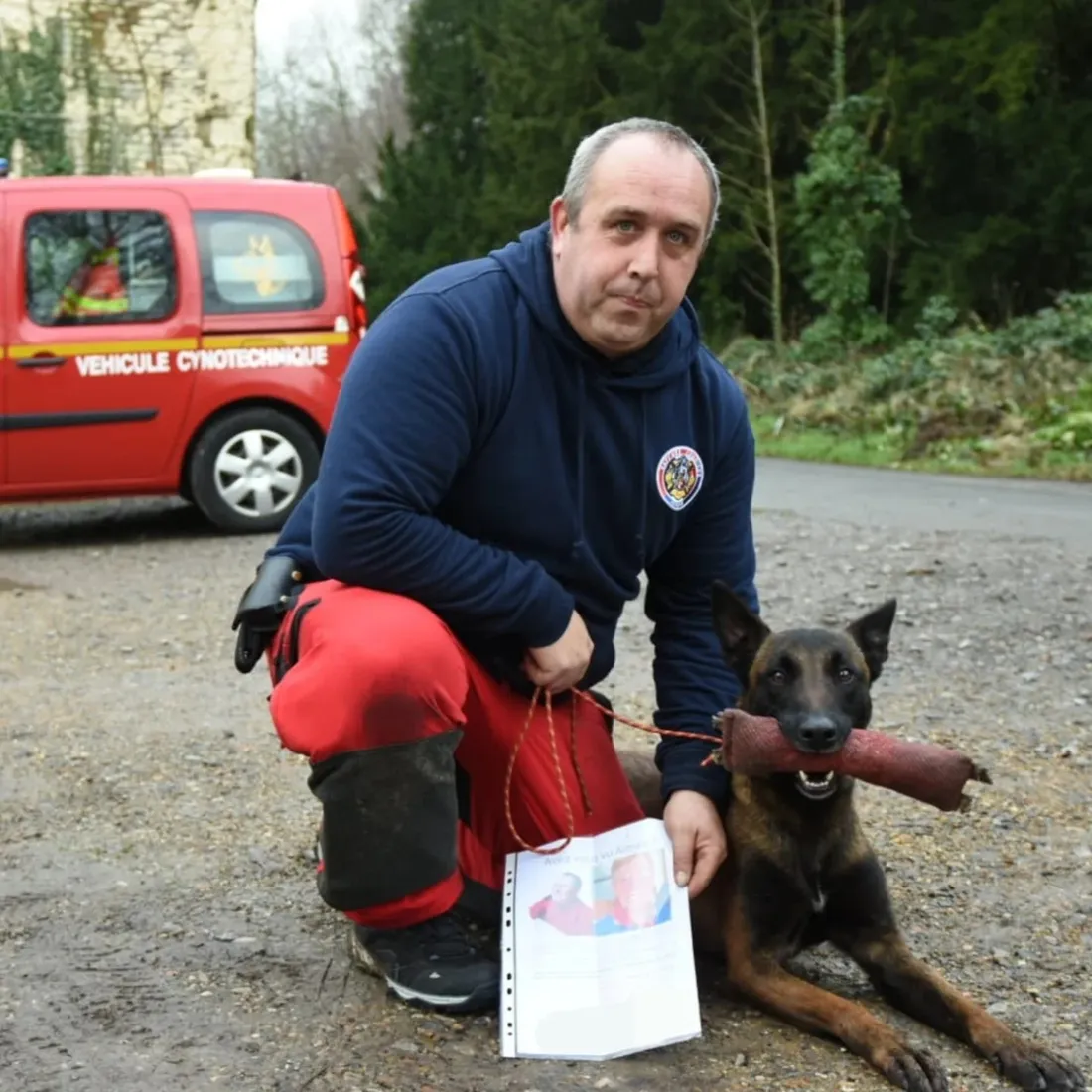 Skye et le sergent chef Dupire, qui ont retrouvé Aimée 