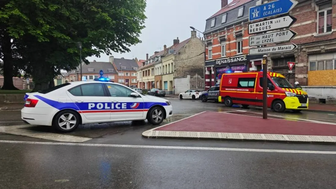 La police et les sapeurs-pompiers sont mobilisés. 