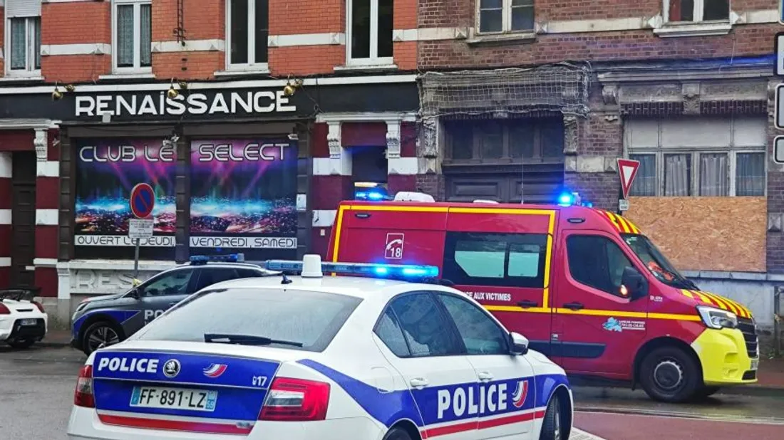 Le drame s'est produit devant la discothèque. 